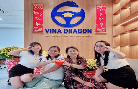 van-phong-ho-ron-rang-trang-tri-tet-ky-vong-mot-nam-moi-thanh-cong